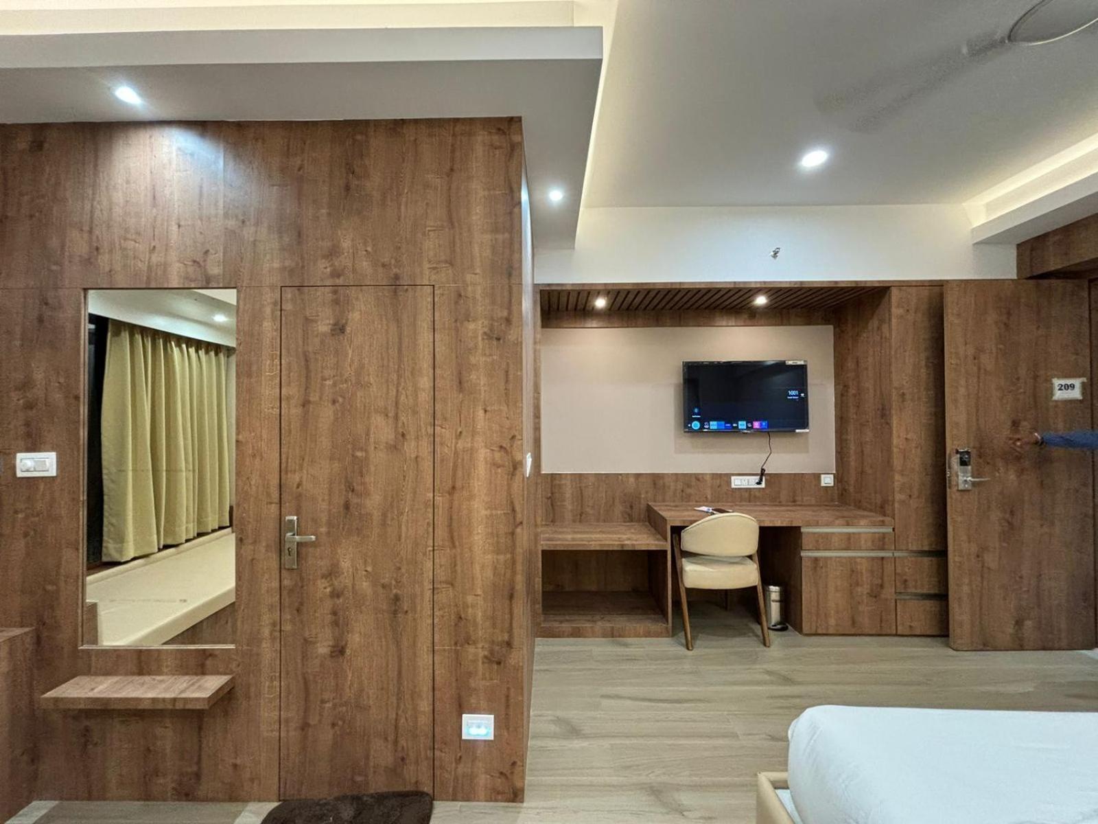 The Pearl Club Resort Shanti Niketan Exterior photo